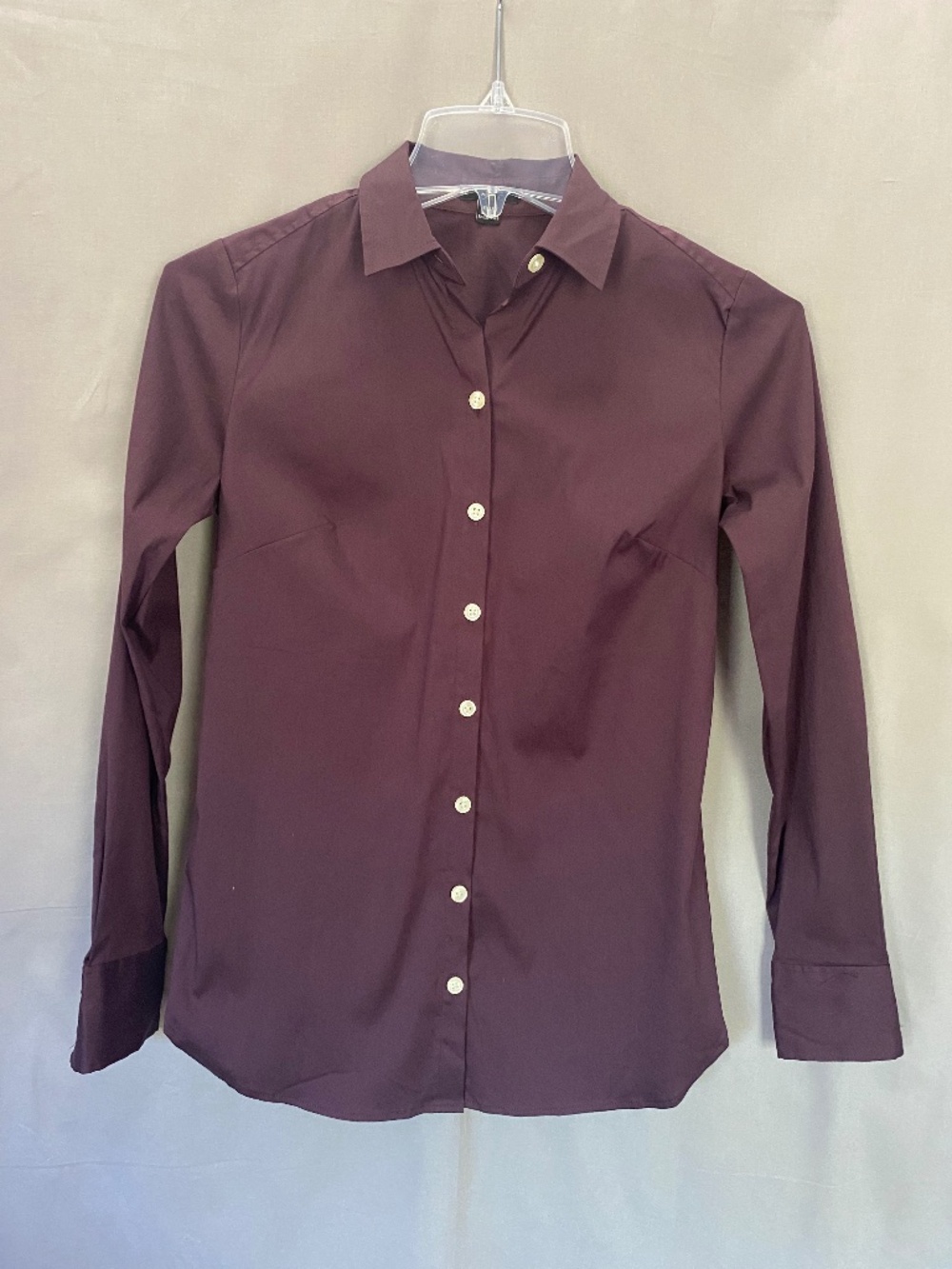 Ann Taylor Petite long sleeve button down shirt burgundy Size 00P (new)